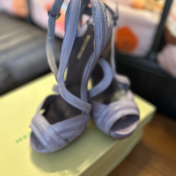 MaxStudio Bella Size 6M Leather Sandal in Lavender - Picture 8 of 16